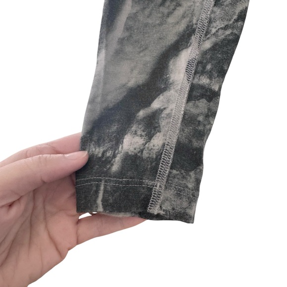 Icebreaker Nature Dye 100% Merino Wool 200 Oasis Top Size Small - Picture 8 of 11